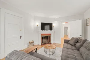 Image of 2 bedroom close to downtown by the bay