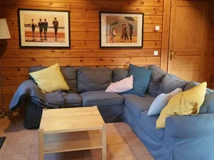 Image of Chalet Mitoyen Traditionnel - 6 Chambres, Proche Pistes et Centre - La Tania, Courchevel - FR-1-513-61