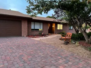Image of Peaceful Sedona retreat with red rock views, walk to Sedona Golf Resort