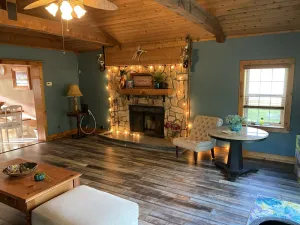 Image of RUSTIC EXECUTIVE RENTAL.  Clean,  inviting atmosphere. Close to I-95 & Beach.
