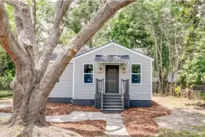 Image of Charming, bright, modern home near Park Circle 🏡