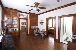 Image of Quaint Old House close to everything