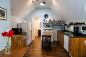 Image of Cozy and spacious new apartment in a historic home in the heart of Newberg