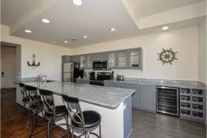 Image of Bright Open Concept Downtown Apartment