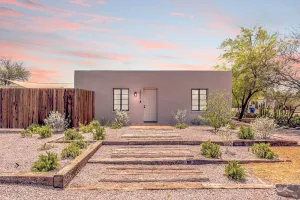 Image of Cute & Cozy 2BR 1BA Adobe w Firepit Near UA & UMC, Low Summer Rates!