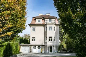 Image of Family Wellhouse Green Garden direct in Salzburg, sunny big garden, up to 16 pax, bikes for free, BBQ, sunbeds, parking for free, 15 min sound of music