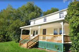 Image of Renovated Country Farmhouse – Private, Pet-Friendly & Family Ready