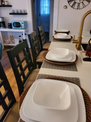 Image of Modern 1 Bedroom house,  kitchen and full bathroom