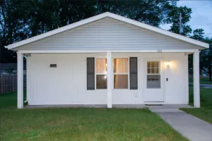 Image of Freshly remodeled 3-bedroom house near the lake!