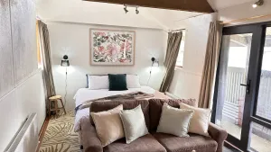 Image of Studio at Snow Daisy