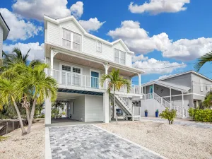 Image of Beautiful House on Canal - minutes to the Atlantic, no bridges