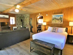 Image of Calling all Ramsey Canyon birders and nature lovers to Ramsey Canyon Retreat