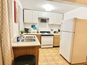 Image of Clinton Cove - Lively 2 Br in the heart of Midtown