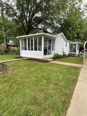 Image of Newly renovated downtown Waynesville cottage w\/creek & outdoor space!