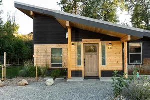 Image of Winthrop Basecamp-new trailside vacation home 15 min walk to downtown!