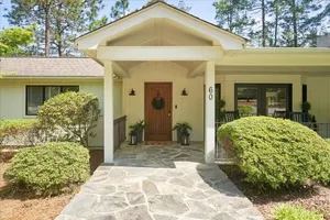 Image of Spacious:  swimming pool, walk to the village.