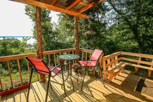 Image of Romantic Innisfree Cottage w\/ Lakeview & Firepit