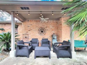 Image of XVP1 - Bankside · Quiet Location|Full Kitchen|Parking|Cute Backyard