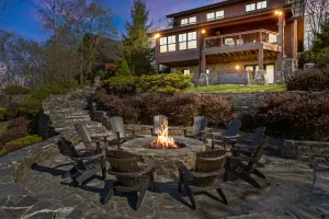 Image of Luxury Lodge w\/Views, Hot Tub, Game Rm, Fire Pit