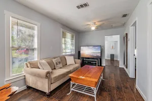 Image of Enchanting & Welcoming 2 Bedroom Apartment