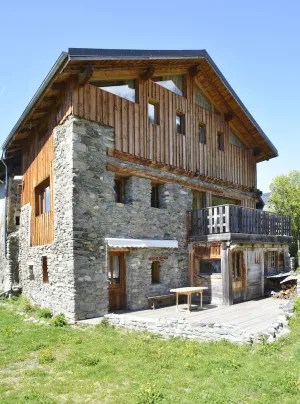 Image of 300 sq.m chalet for 15 people, 5 bedrooms\/bathrooms, near La-Plagne Montalbert.