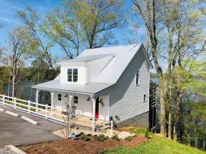 Image of the Red Door Lakeside