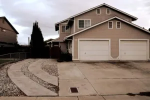 Image of Quite 3 bedroom 1.5 bathroom 2 story house