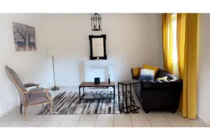 Image of Cosy house with terrace near station