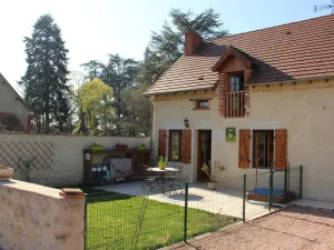 Image of Charming Cottage near St Pourçain - Renovated, Fireplace, Terrace, Pet Friendly
