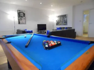 Image of Modern 2-bedroom Apt near SSE Hydro and SEC
