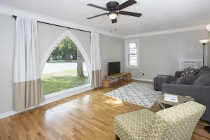 Image of Triangular Casa in Billings