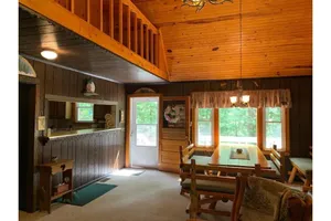 Image of Cozy cabin in serene Cook Forest, close to all!