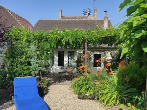 Image of Charming Cottage with Mezzanine, Garden, and Close to Berry Canal and Roman Site