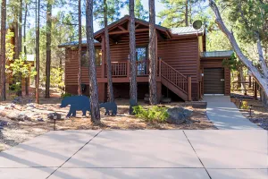 Image of BEAR-A-DISE Cabin in Bison Ridge nr\/Fool Hollow Lake, Hiking Trails & Golf!
