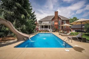 Image of Backyard oasis with 5 beds\/5 full en suite baths and dream kitchen