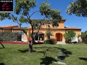 Image of Detached villa with large garden and 10x5 swimming pool, sleeps 8.