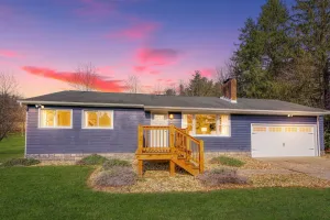 Image of The Hocking Cottage: WiFi\/Hot Tub\/Arcades\/Fire Pit\/Streaming Tv: On 10 Acres
