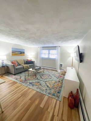 Image of Great 1 bed close to Longwd Med, Fenway, parkng