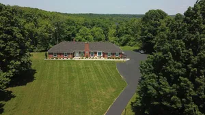 Image of Unique Serenity - Entire Home On Private 3-Acres in Metro.  Expo Center, Bourbon
