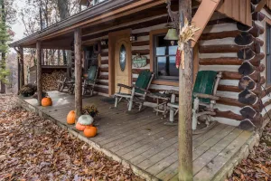 Image of 3BR, 1.5BA log cabin