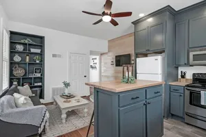 Image of Downtown Farm Charm | Modern 1BR | Mins to USC