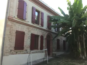 Image of Pretty Toulousaine full of charm sheltered from prying eyes. Welcome 🤗.