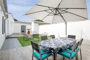 Image of Villa 6 pers, town center and beaches of Bois Plage in D, not overlooked