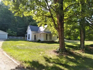 Image of House sleeps 6. Just 5 minutes Patoka Lake boat ramp. Anglers Welcome!