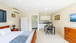Image of 14A Grafton St - Pet friendly studio with air con and wi-fi