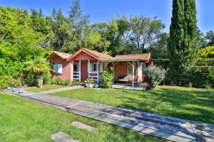 Image of Charming bungalow (San Francisco) , secluded property with pool - beaches nearby