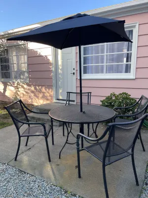 Image of Cheerful Two Bedroom Bungalow Newly Remodeled! Arcade games, Air Hockey Table.