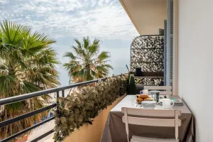 Image of Apt With Balcony With Beach Vue