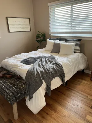 Image of Calm & Cozy 3BR King Bed Free Wifi | Washer Dryer