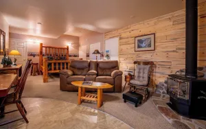 Image of Trail's End- couples retreat close to downtown